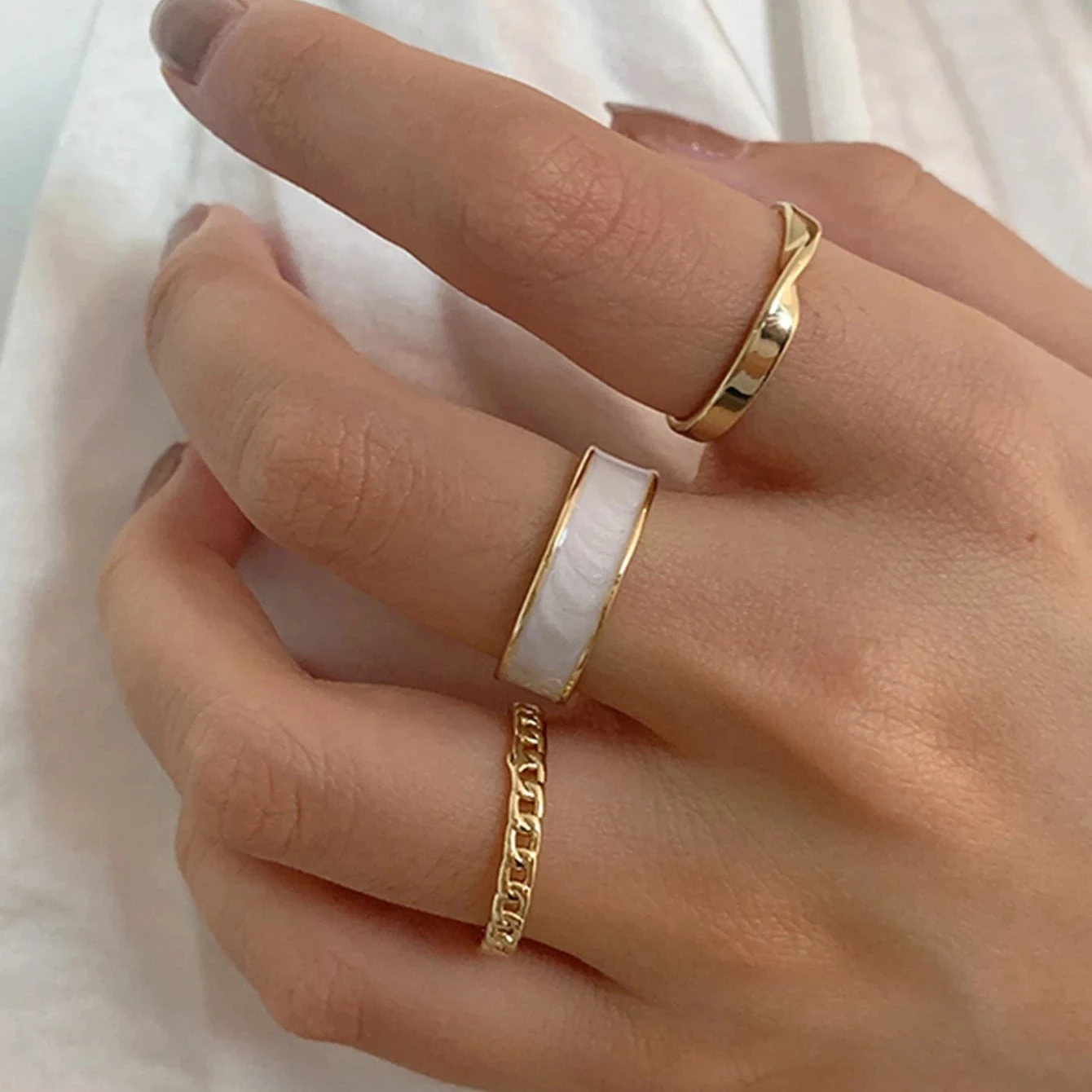 Fashion Simple Hiphop Trendy White Green Adjustable Open Finger Ring For Women unk Cool Resin Chain Rings Set Jewelry Girl Gift