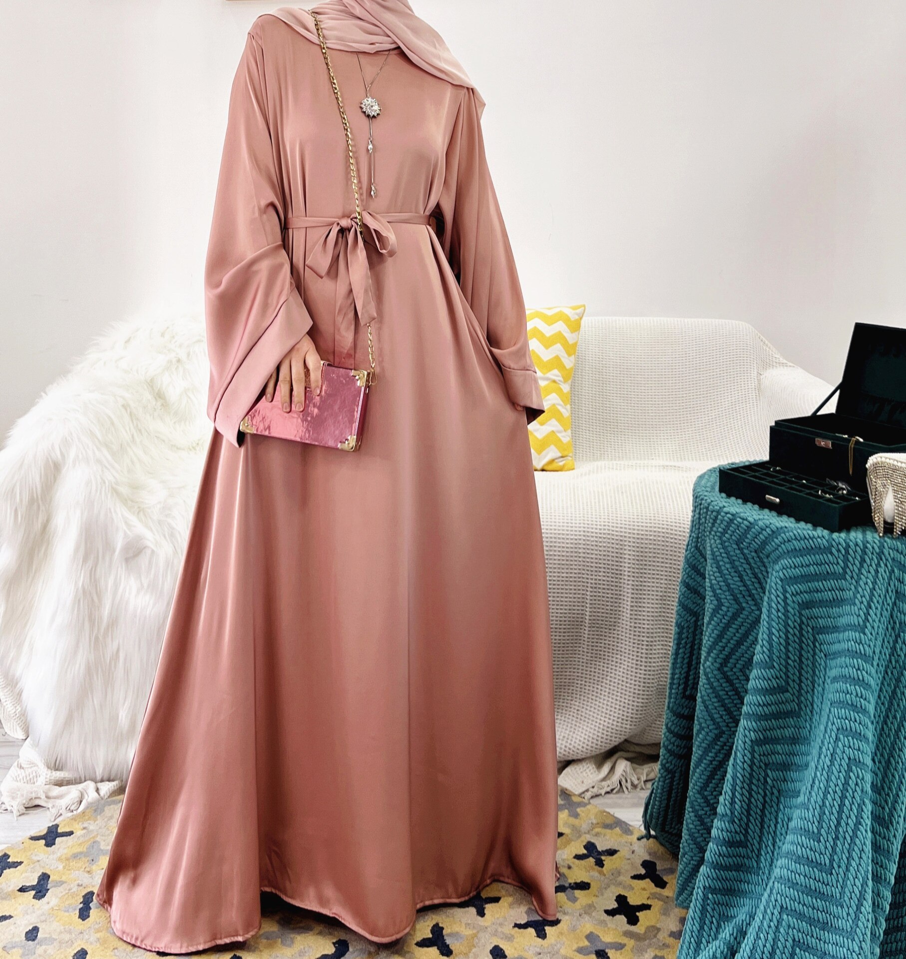 Ramadan Muslim Fashion Hijab Dress Eid Satin Abaya Dubai Turkey Islam Clothing Basic Closed Abayas for Women African Kaftan Robe