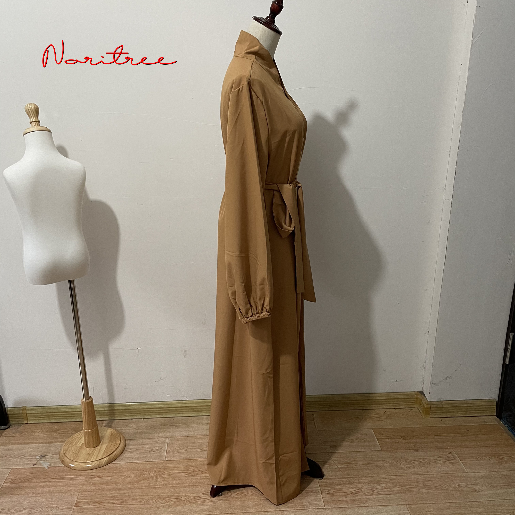 Hot Sale Simple Muslim Dress Elastic Cuff Silky Elegant pure Color Long Muslim Abayas Women Modest Wear Clothing EID robes F3003